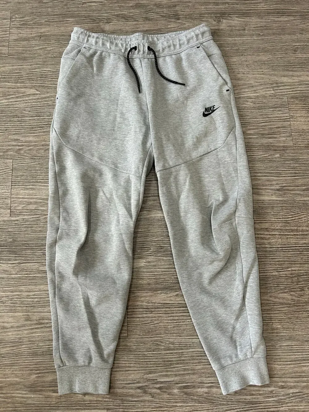 Nike Tech Fleece Joggers Men's Size M Gray Slim Fit Sweatpants Zipper Pocket